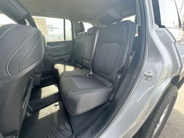 Used 2023 Silver Jeep Laredo image 23