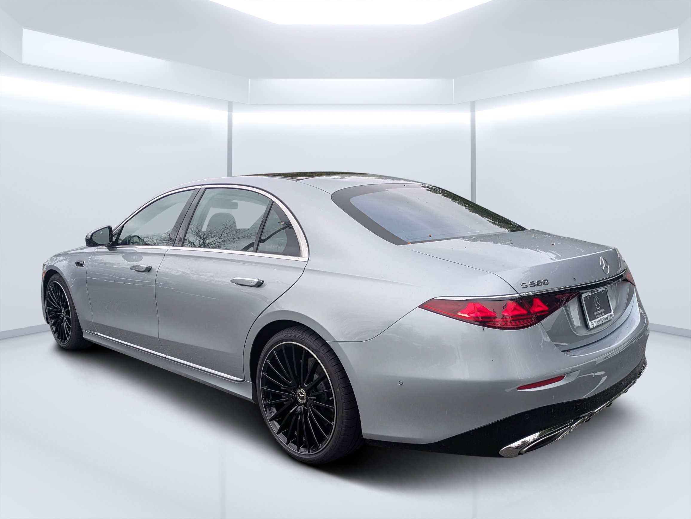 New 2027 Cirrus Silver Metallic Mercedes-Benz S 580 image 5
