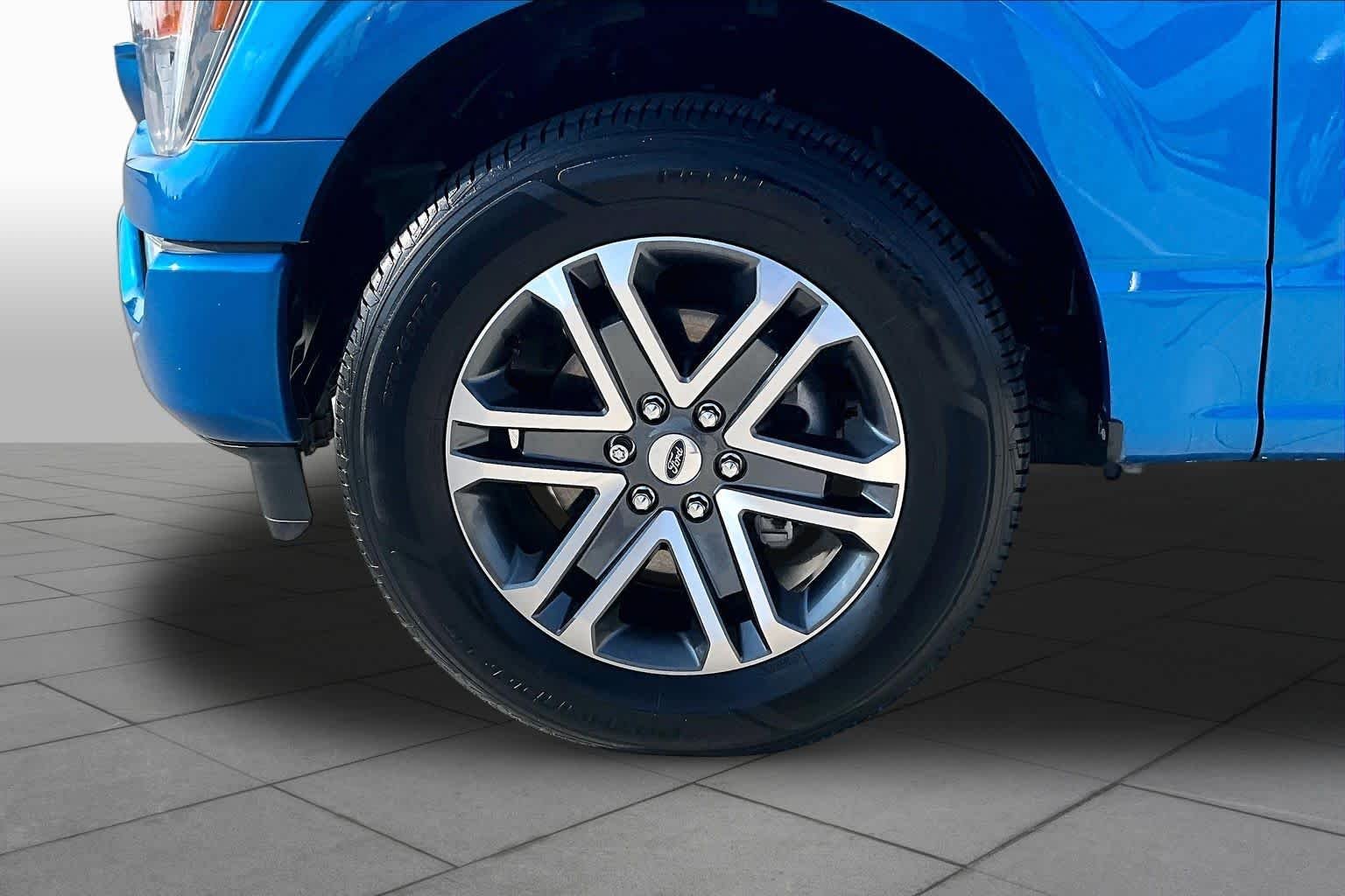 Used 2021 Velocity Blue Metallic Ford XL image 10