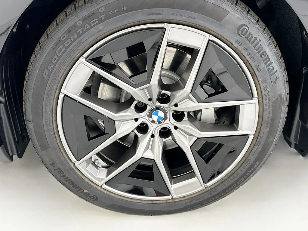 New 2027 Dk. BMW 530i image 29