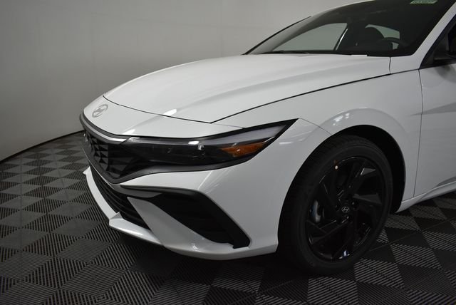 New 2026 White Hyundai SEL Sport image 2