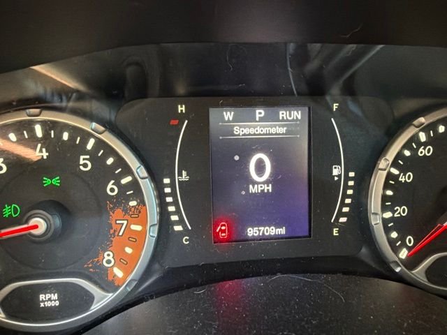 Used 2016 Alpine White Jeep Latitude image 6