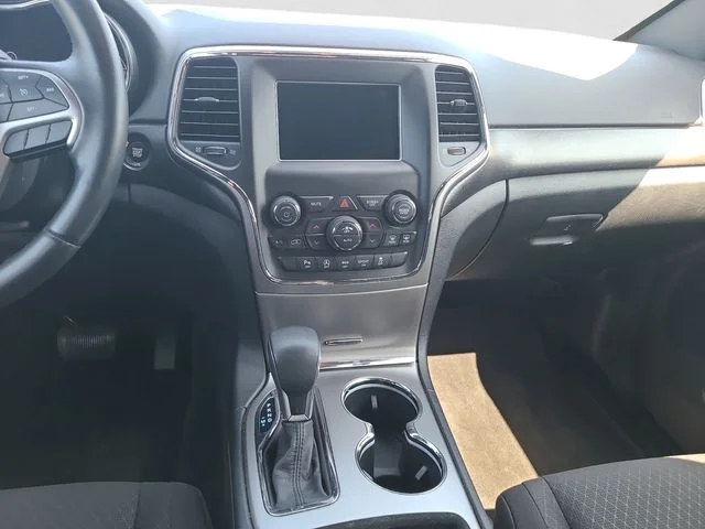 Used 2018 Bright White Jeep Laredo E image 11