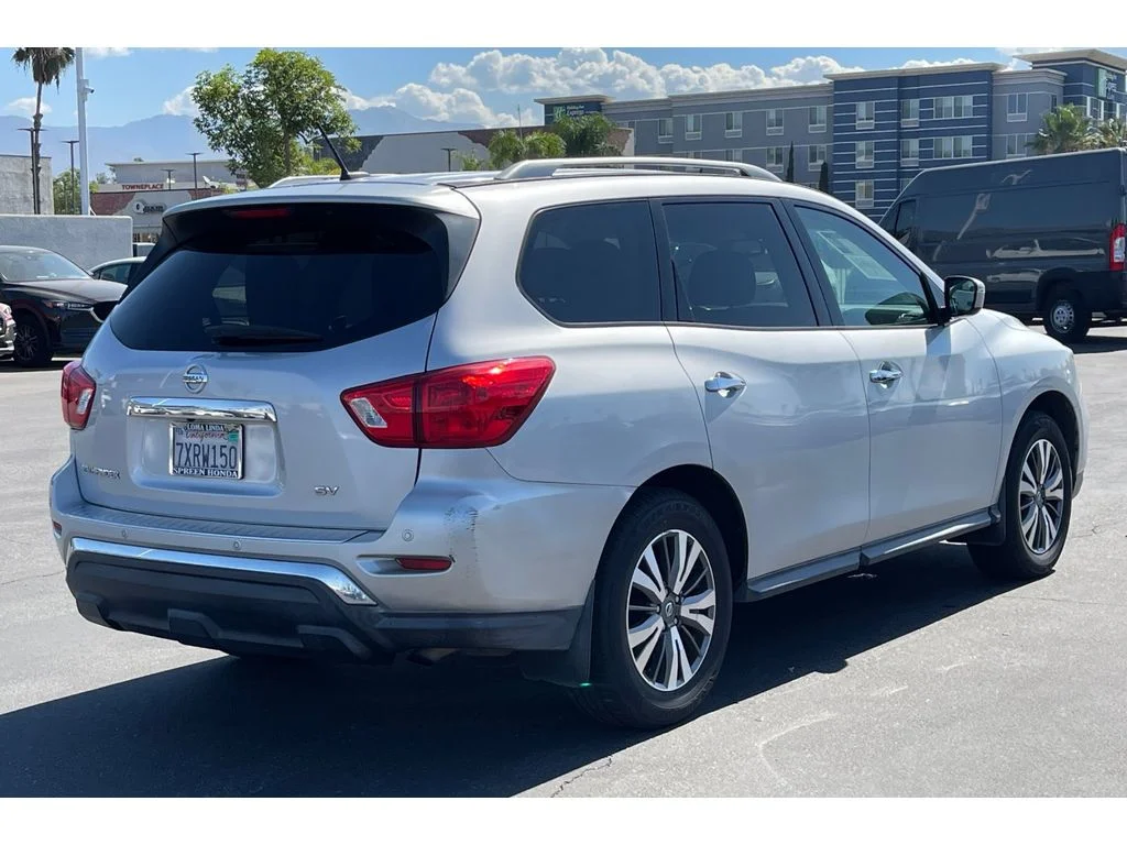 Used 2017 Brilliant Silver Metallic Nissan SV image 6