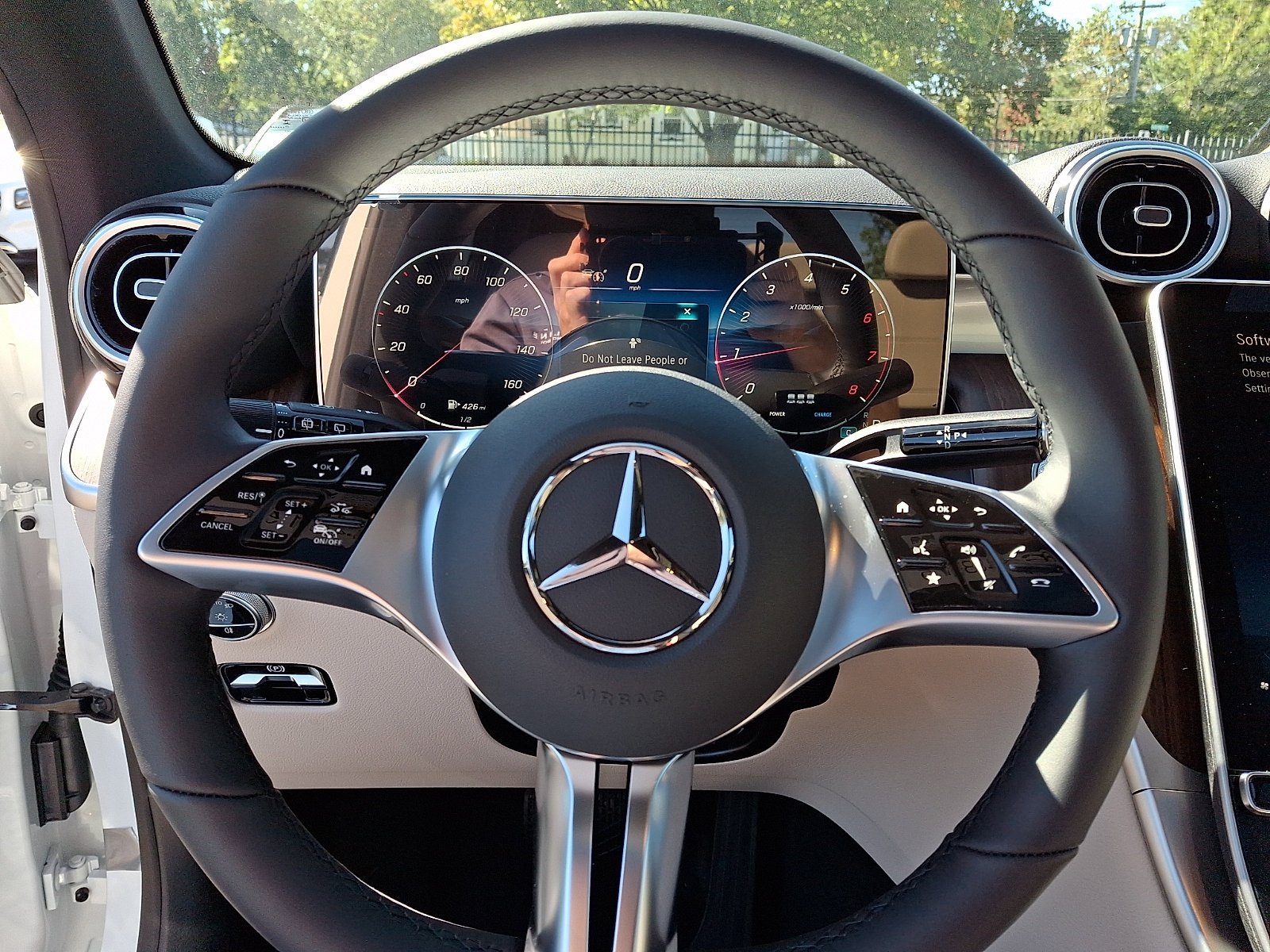 New 2027 Polar White Mercedes-Benz GLC 300 image 11