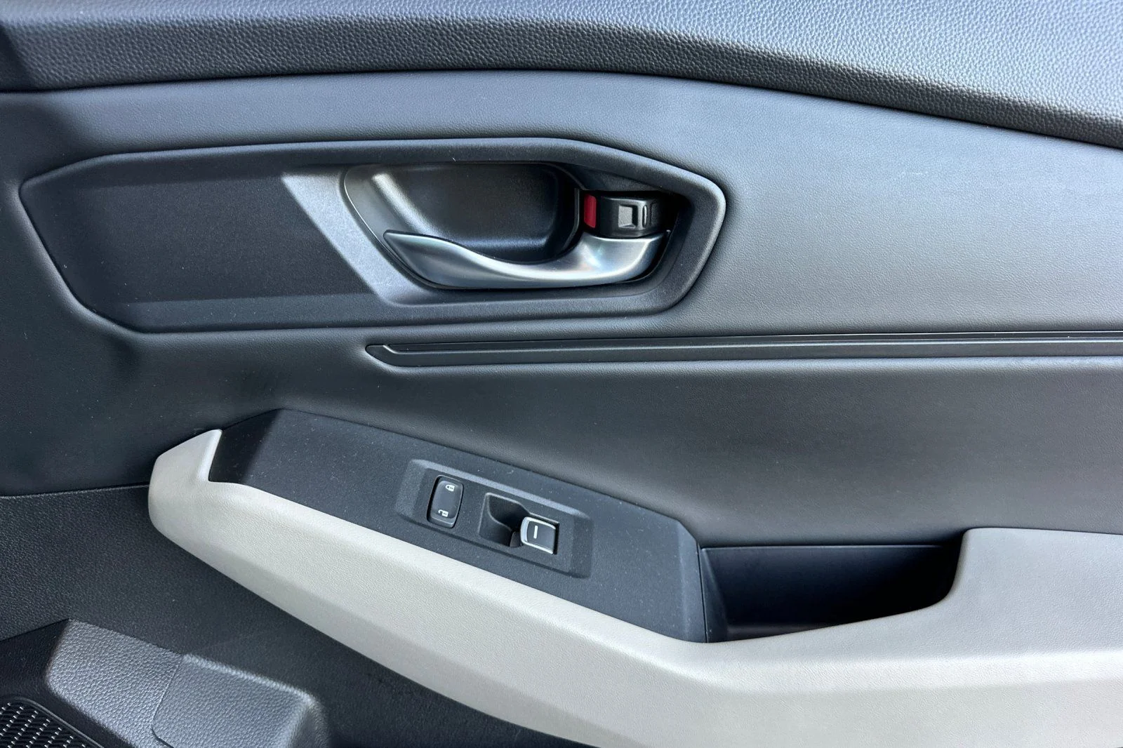 Used 2024  Honda EX image 17