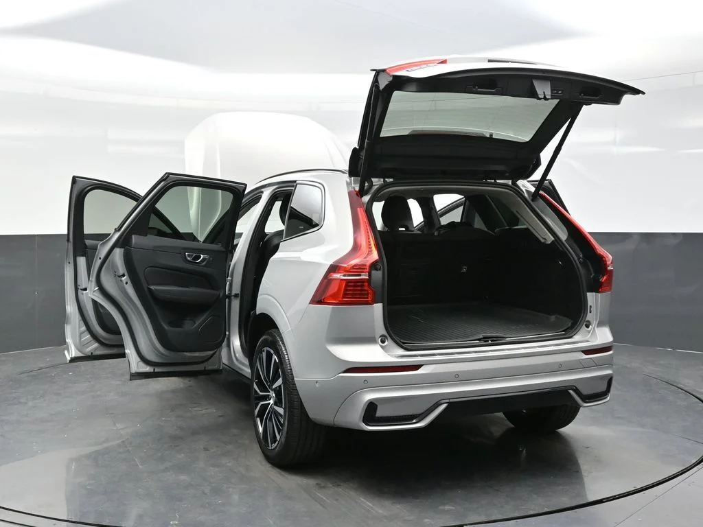 Certified Used 2023 Silver Dawn Volvo Plus image 38