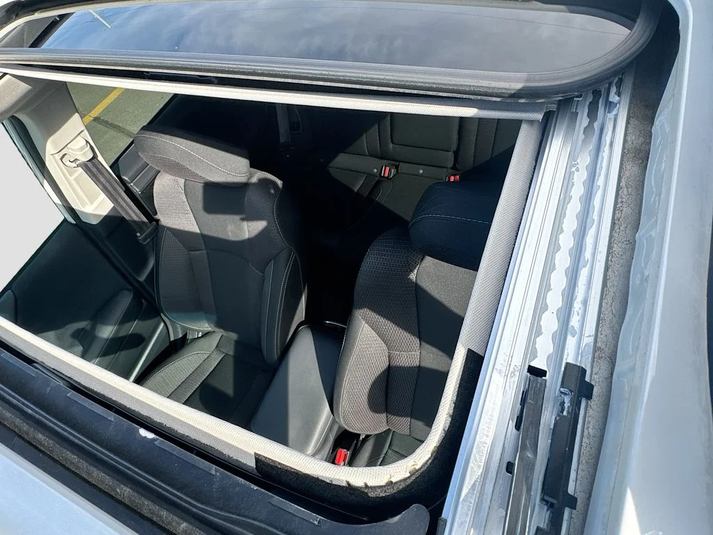Used 2022 White Subaru Premium image 26