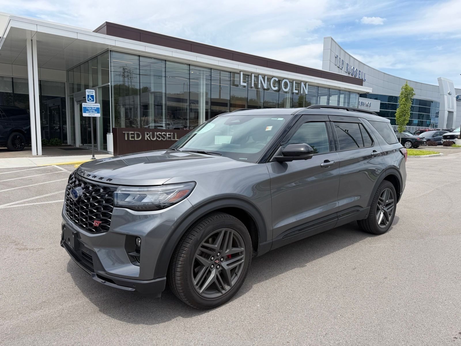 2025 Ford Explorer ST 4WD (PL535)'s photo