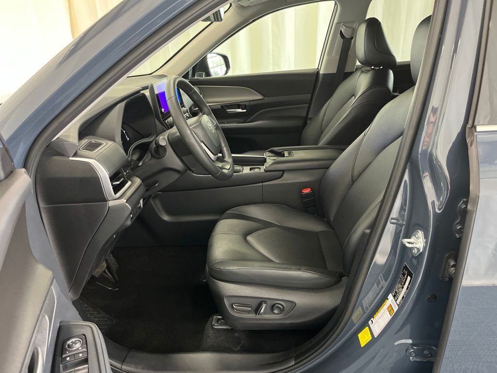 Used 2024 White Toyota XLE image 3