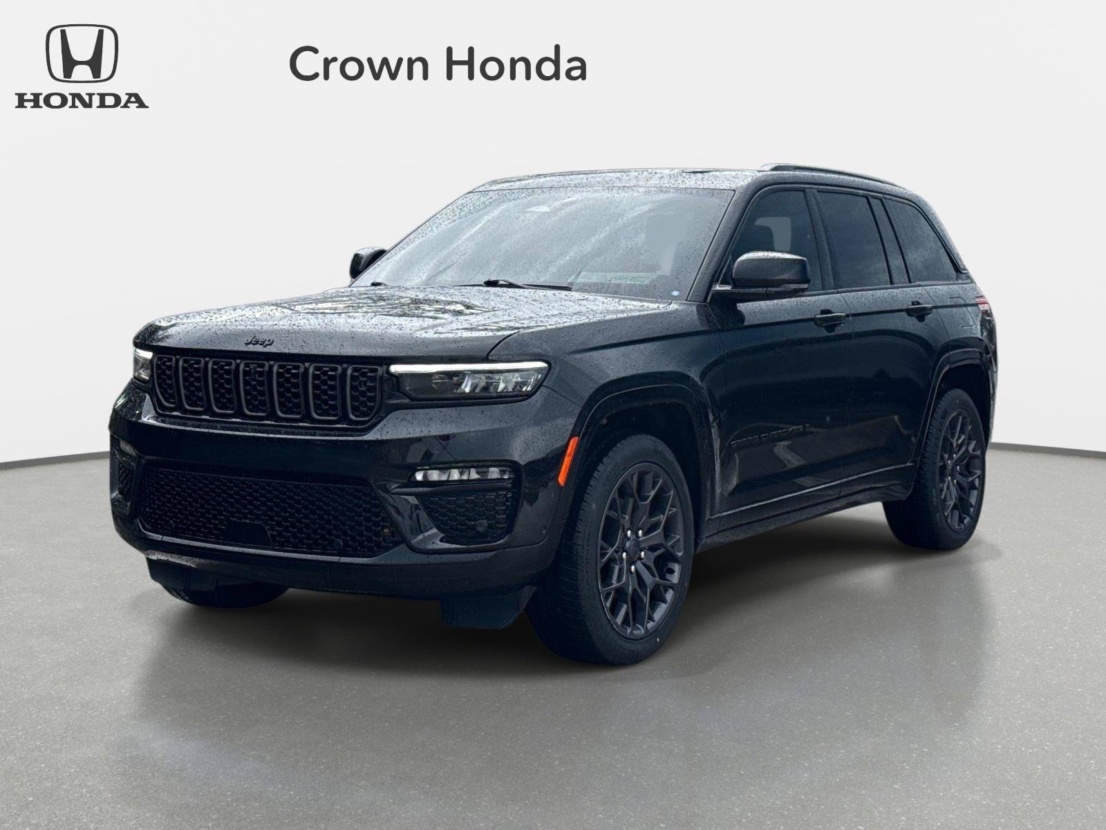 Used 2025 Diamond Black Crystal Pearlcoat Jeep Summit Reserve image 1