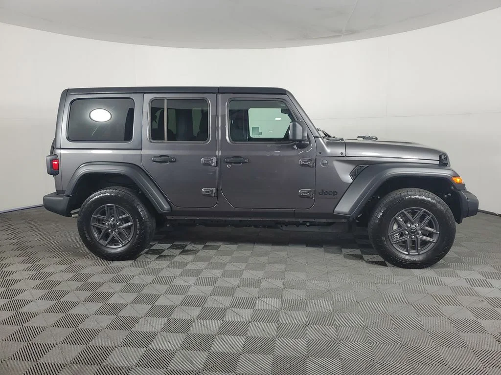 Used 2026 Gray Jeep Sport S image 3