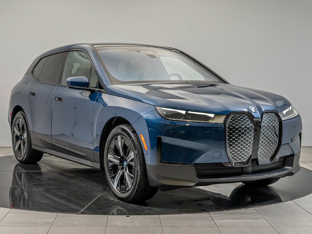 Used 2024 Phytonic Blue Metallic BMW xDrive50 image 12
