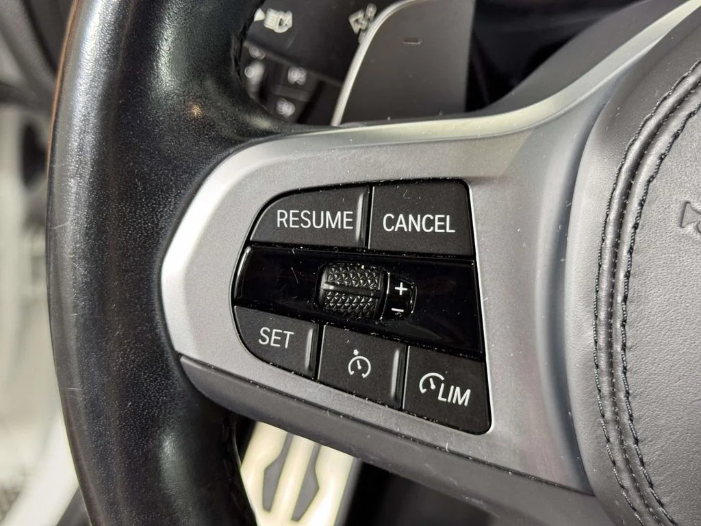 Used 2023 White BMW xDrive30i image 22