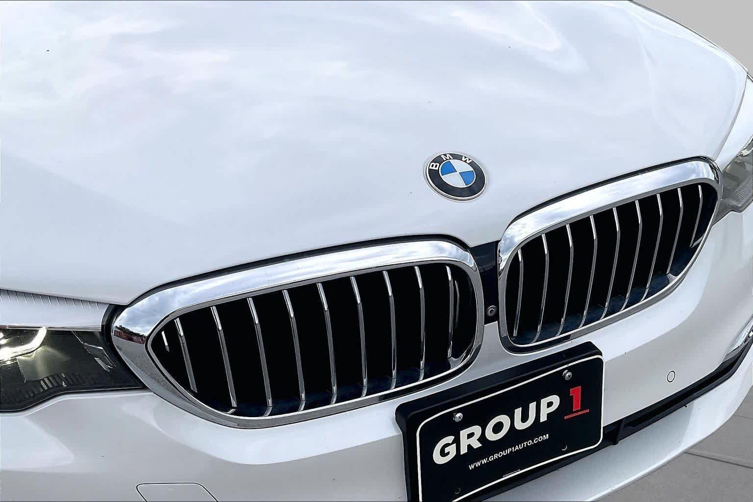Used 2019 Mineral White Metallic BMW 530i image 27