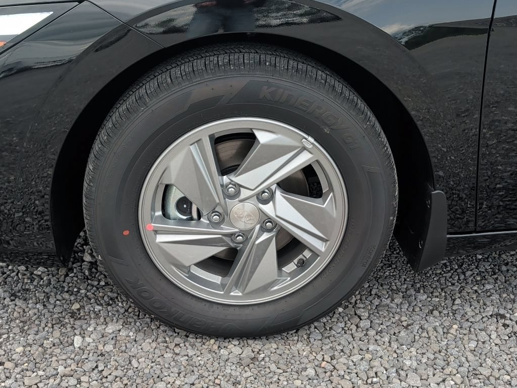 New 2026 Abyss Black Hyundai SE image 12