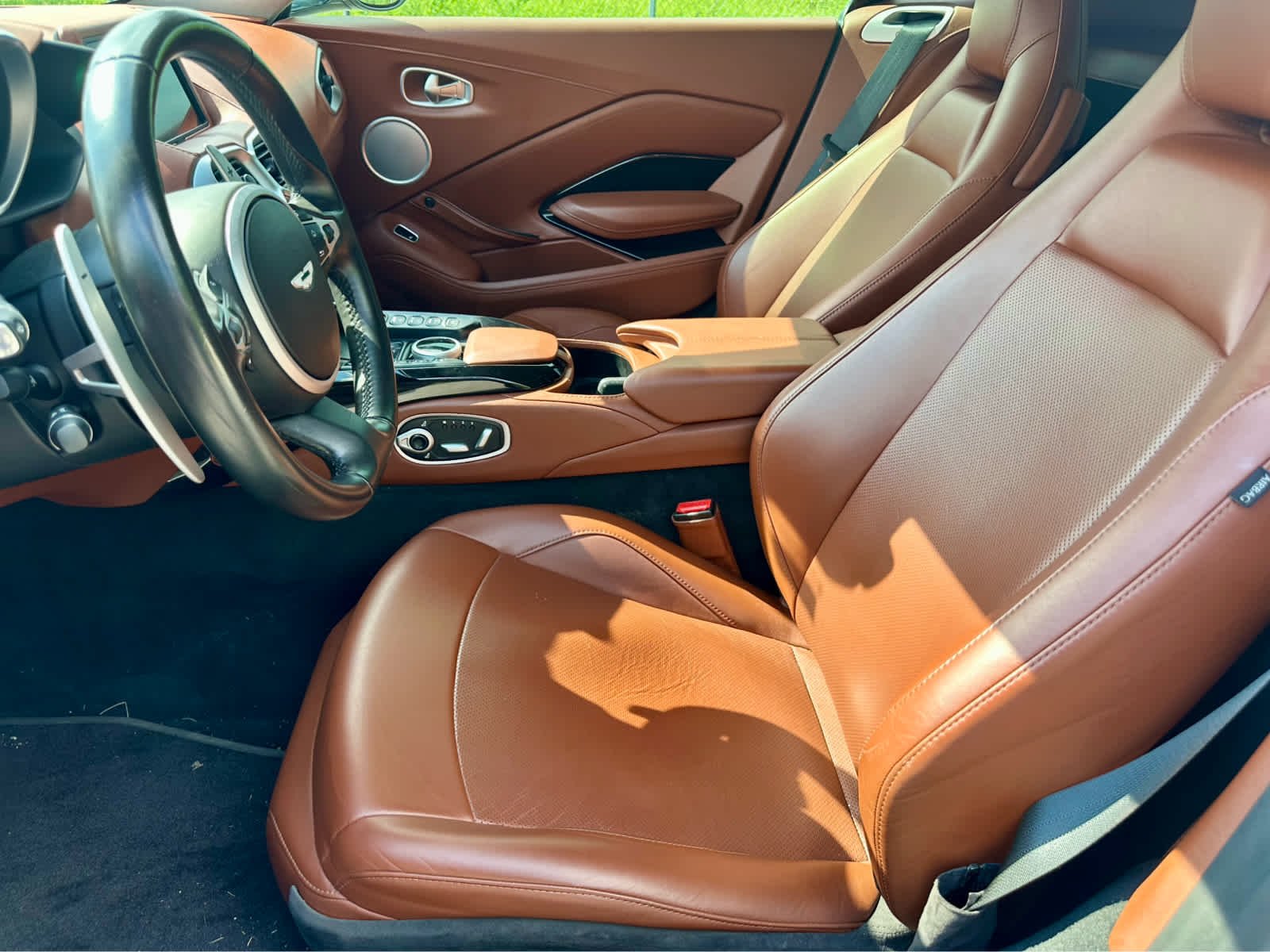 Used 2019 Stratus White Aston Martin  image 12