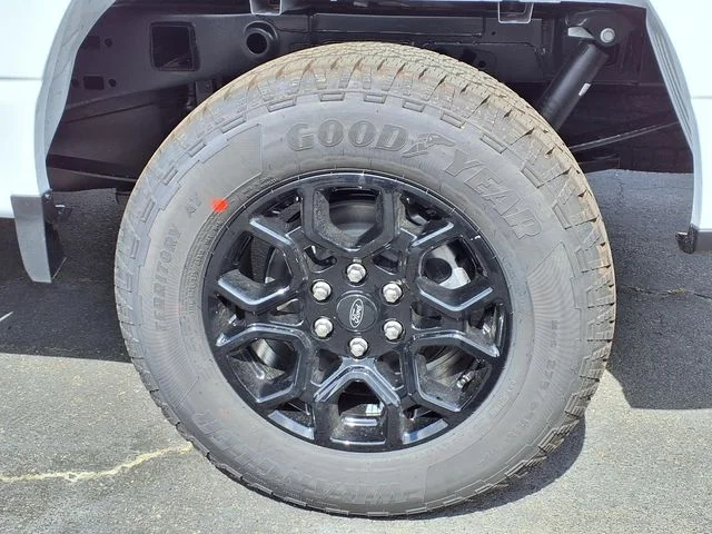 New 2026 Oxford White Ford XLT image 5