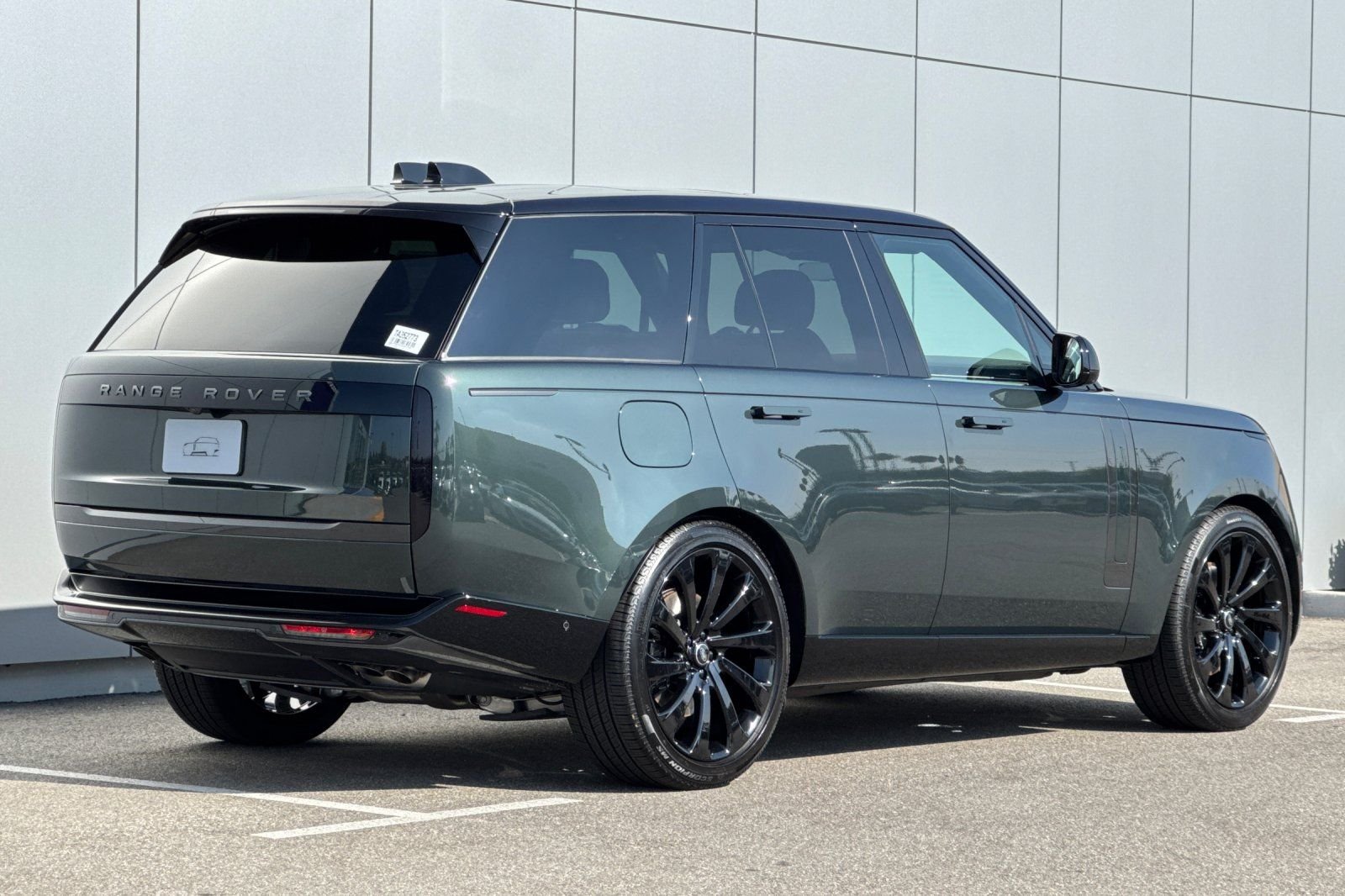 New 2026 Belgravia Green Land Rover SE image 5