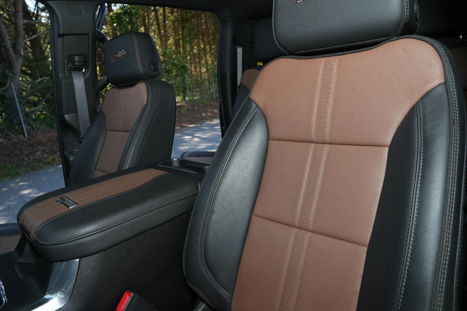 Used 2024 Black Chevrolet High Country DRW image 24