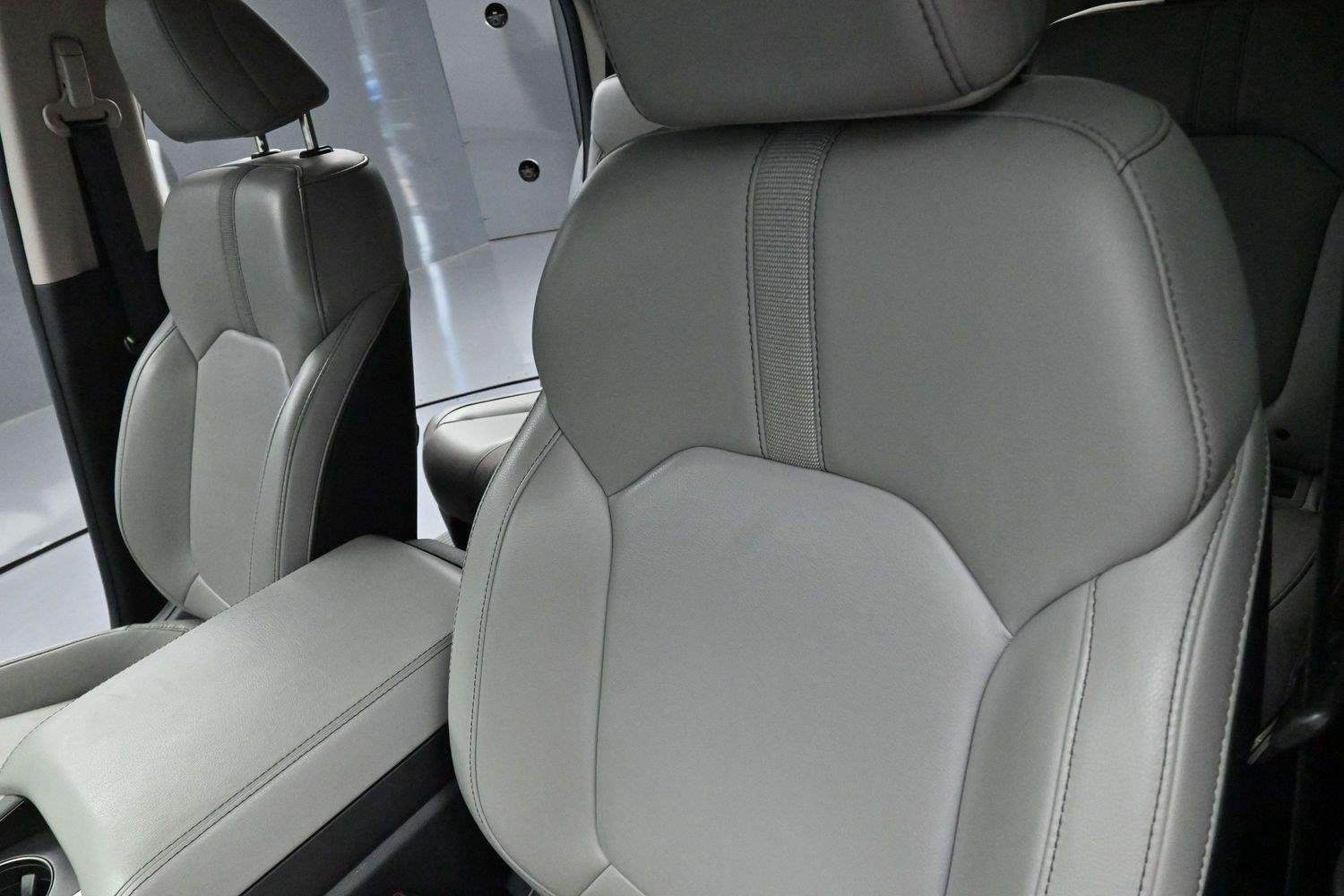 Used 2024 Lunar Silver Metallic Honda EX-L image 17