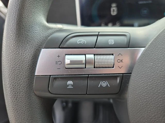 Used 2025 Blue Hyundai SEL image 32
