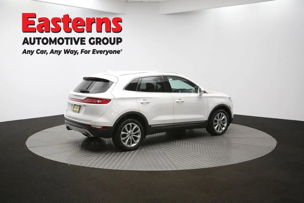 Used 2019 White Lincoln Select image 41