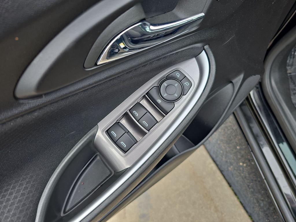 Used 2025 Black Chevrolet LT image 27