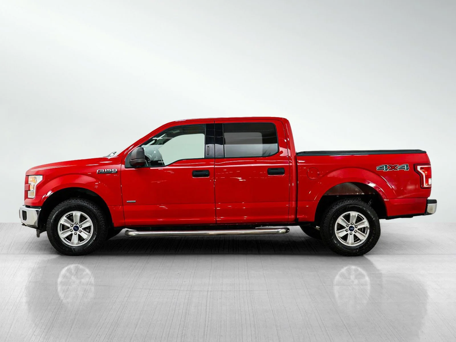 Used 2015 Ford F-150 XLT with VIN 1FTEW1EG3FFB25189 for sale in Burnsville, Minnesota