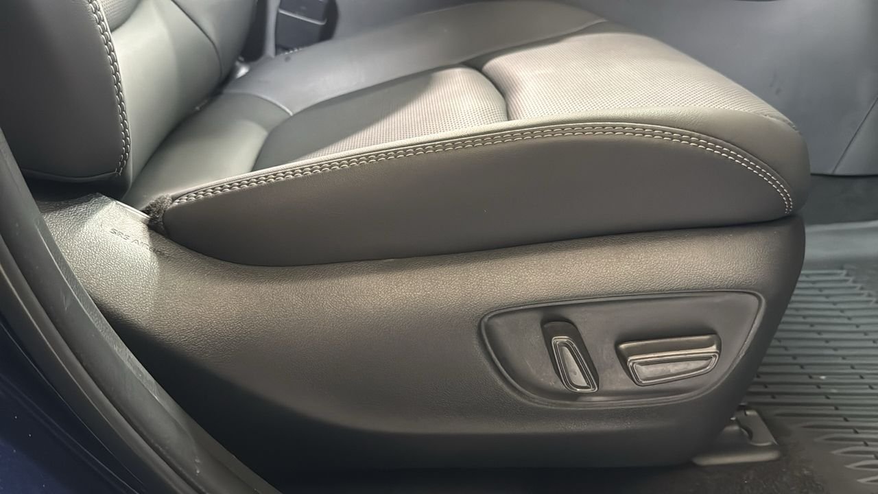 Certified Used 2025  Toyota Limited image 20