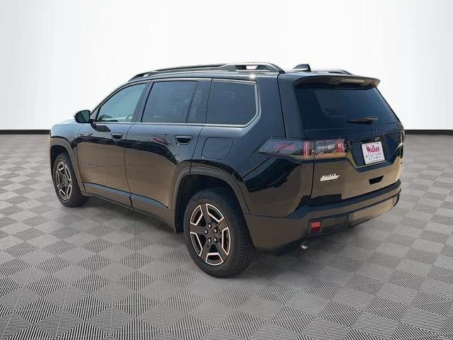 New 2026 Diamond Black Crystal Pearlcoat Jeep Laredo image 5