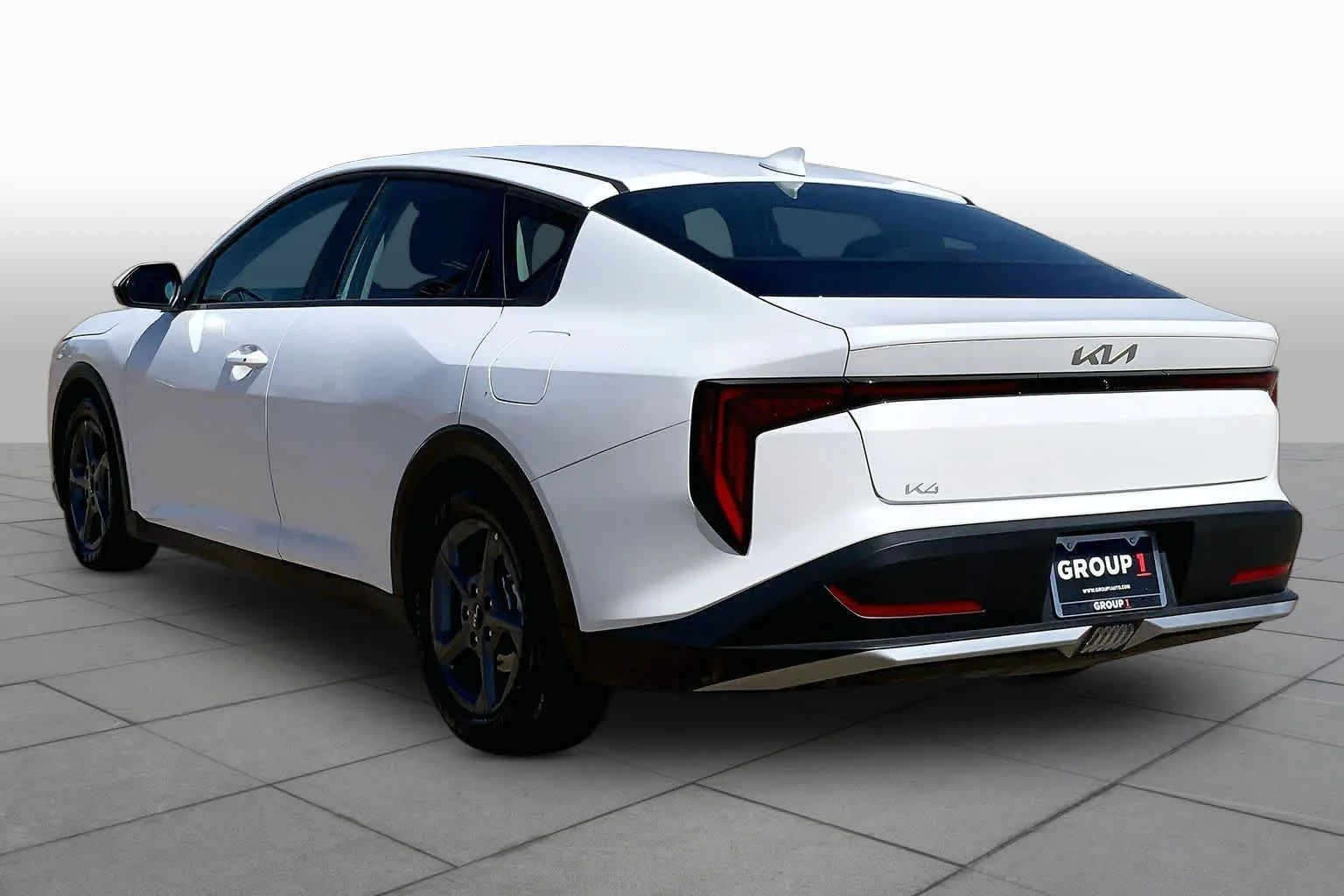 Used 2025 Snow White Pearl Kia LXS image 12