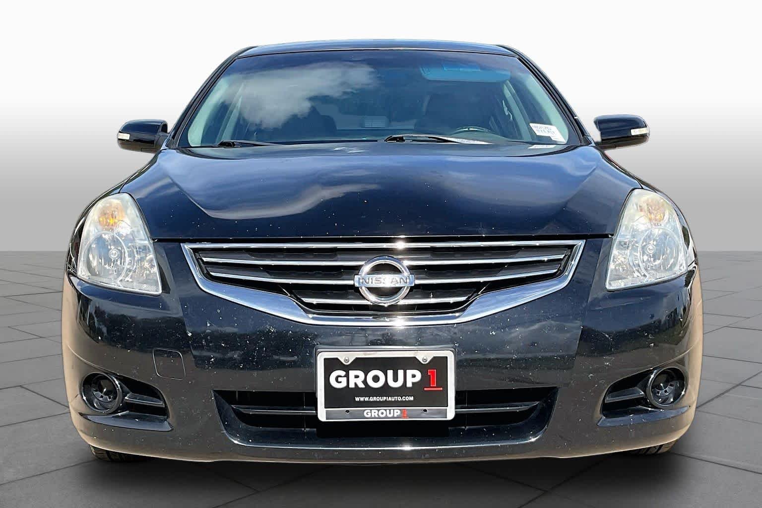 Used 2010 Super Black Nissan 2.5 S image 3