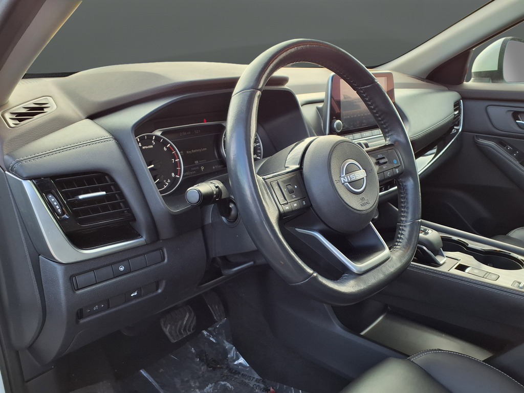 Used 2022 Pearl White Tricoat Nissan SL image 10