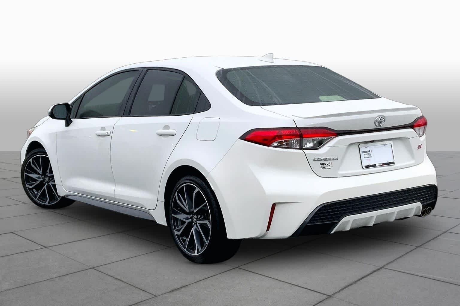 Used 2020 Super White Toyota SE image 11