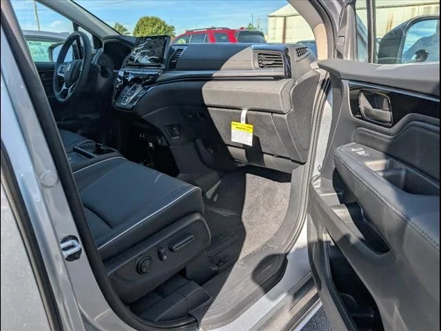 2026 Honda Odyssey Touring - Photo 25