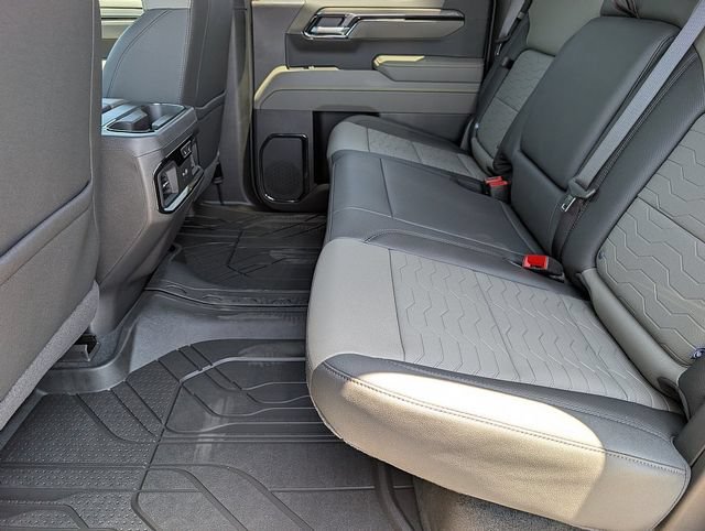 2026 Chevrolet Silverado 1500 ZR2 - Photo 17