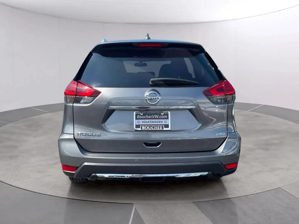 Used 2017 Gun Metallic Nissan S image 4
