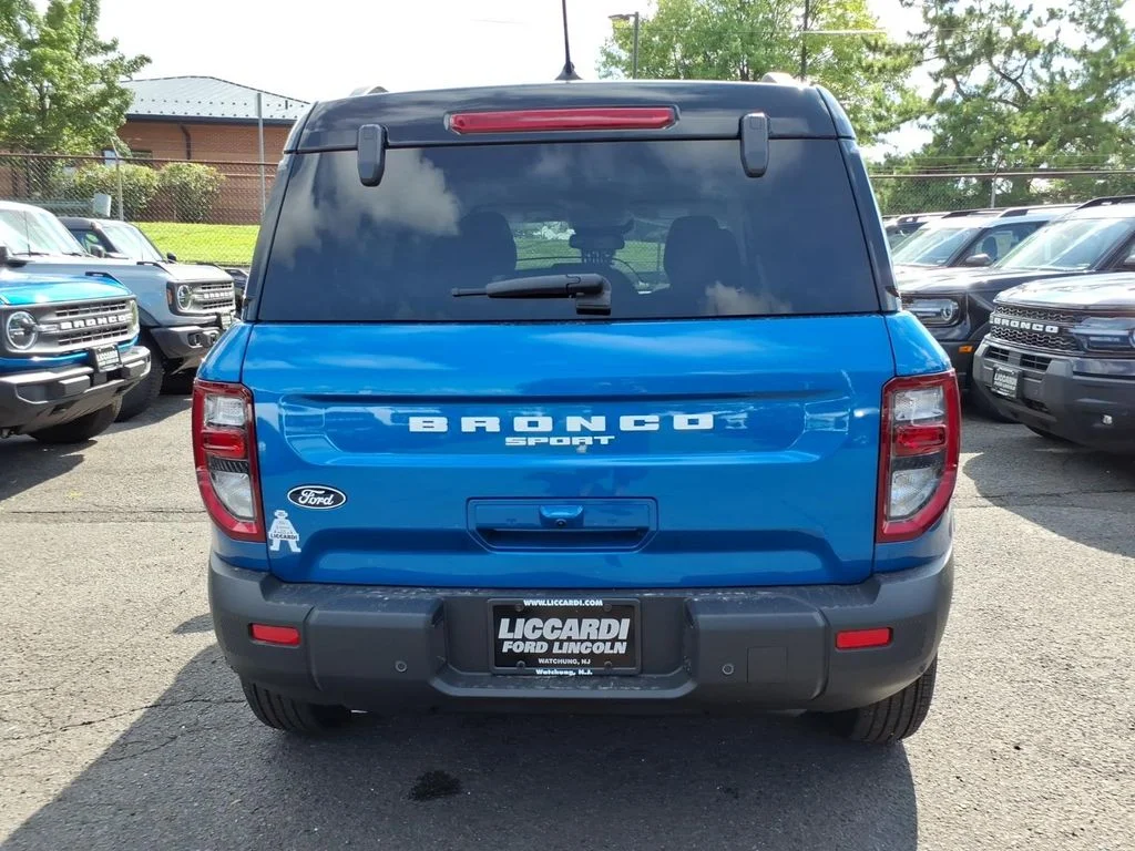 New 2026 Velocity Blue Metallic Ford Outer Banks® image 5