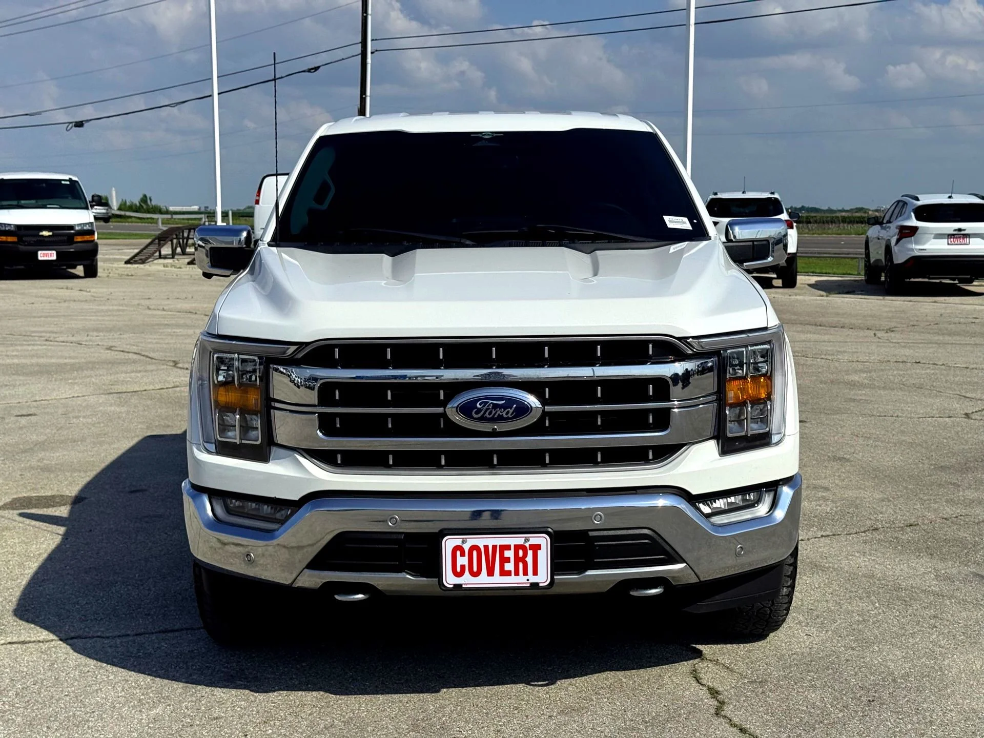 Used 2023  Ford Lariat image 3
