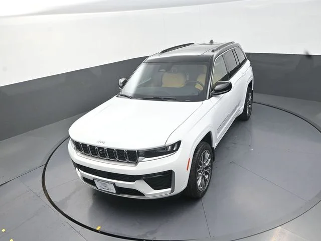 New 2026 Bright White Clear-Coat Exterior Paint Jeep Summit image 13