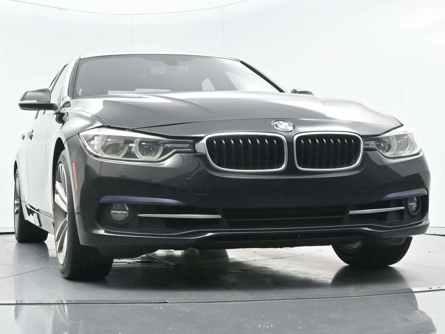 Used 2018 Black Sapphire Metallic BMW 330i image 40