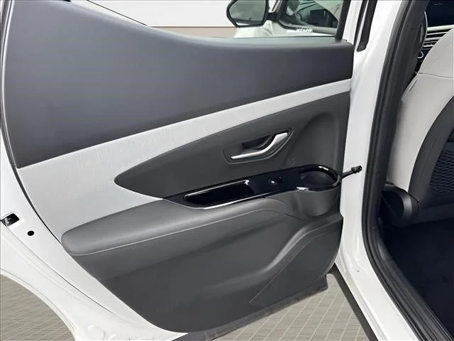 Used 2025 White Hyundai Limited image 18