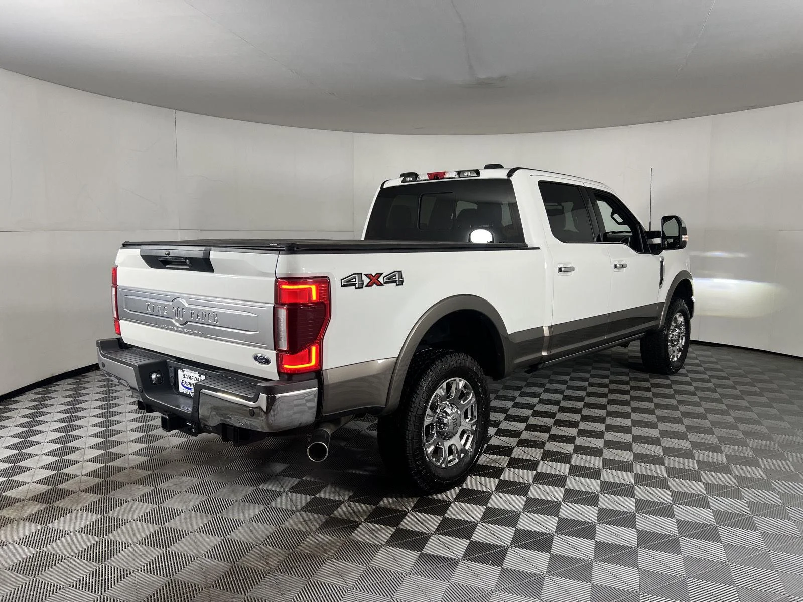 Used 2022 Wh Ford XL image 7