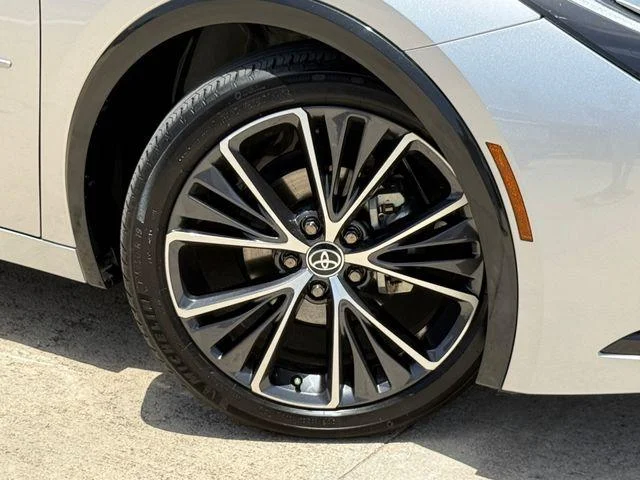 Certified Used 2023 CUTTING EDGE Toyota Limited image 2