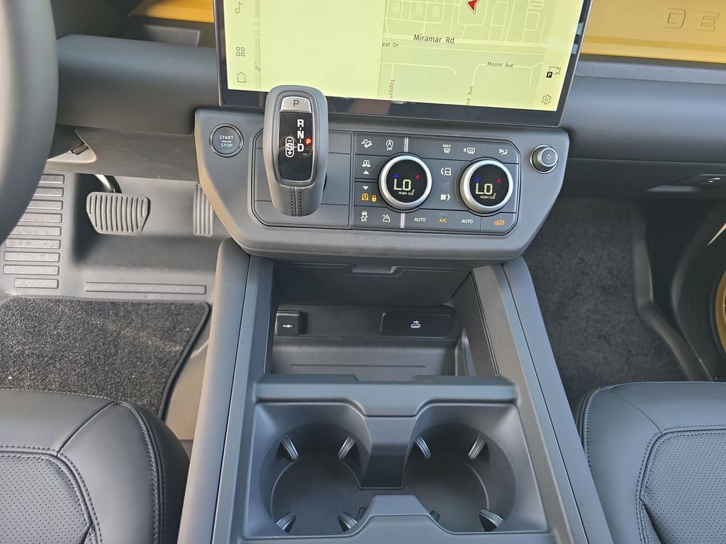 New 2026 Deep Sandglow Yellow Land Rover Trophy Edition Deep Sandglow image 26