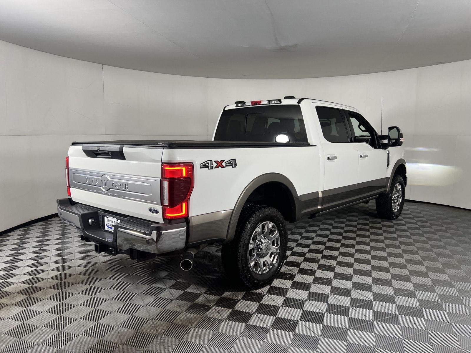 Used 2022 Star White Metallic Tri-Coat/Stone Gray Ford King Ranch image 7