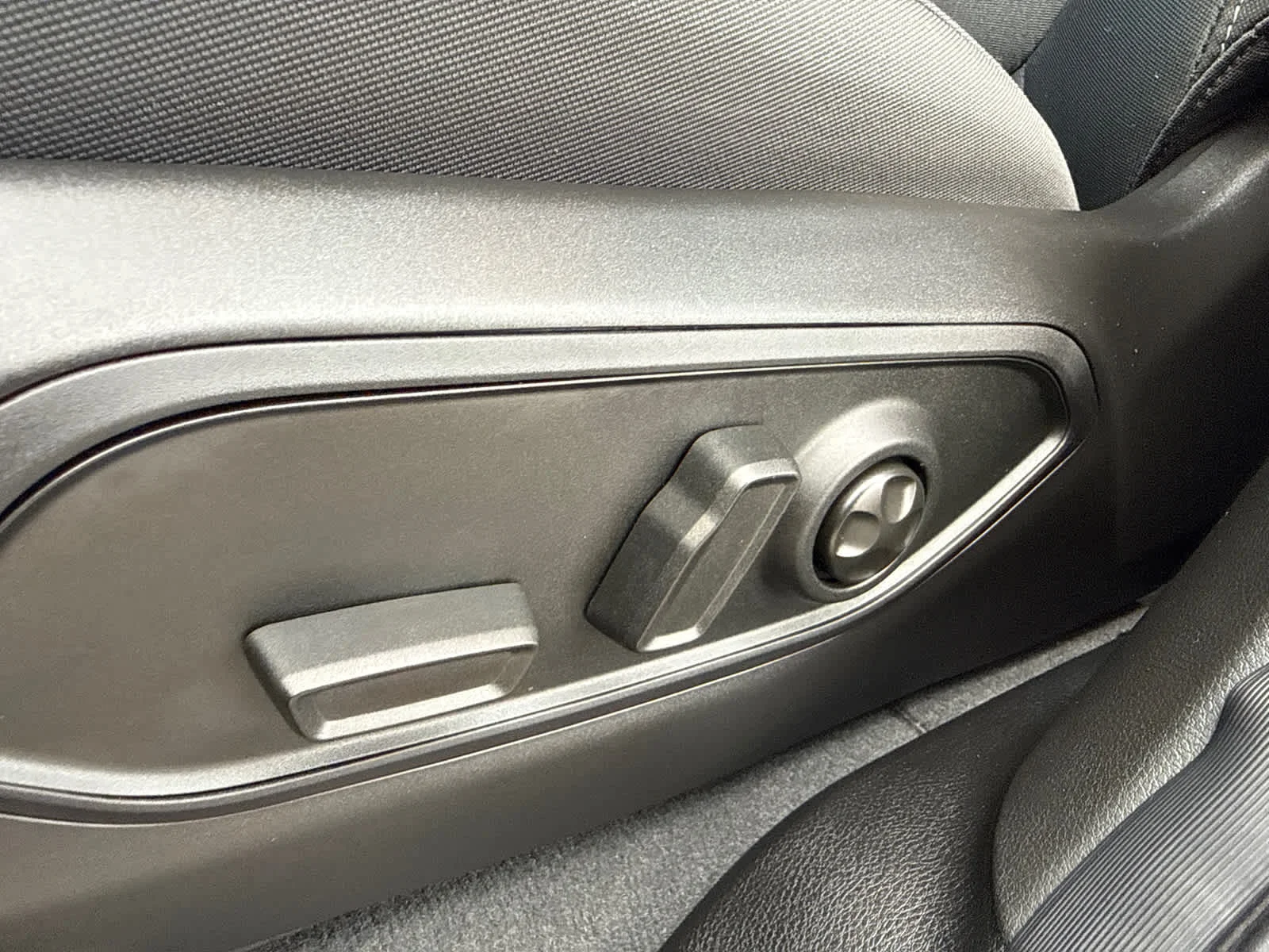 New 2026 Baltic Gray Metallic Clearcoat Jeep Laredo X image 13