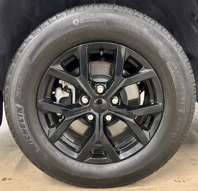 Used 2025 Red Jeep Altitude X image 8