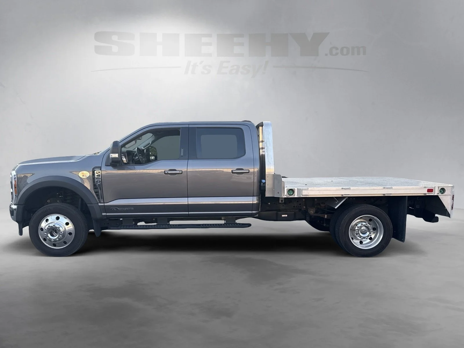 Used 2024 Carbonized Gray Metallic Ford Lariat image 13